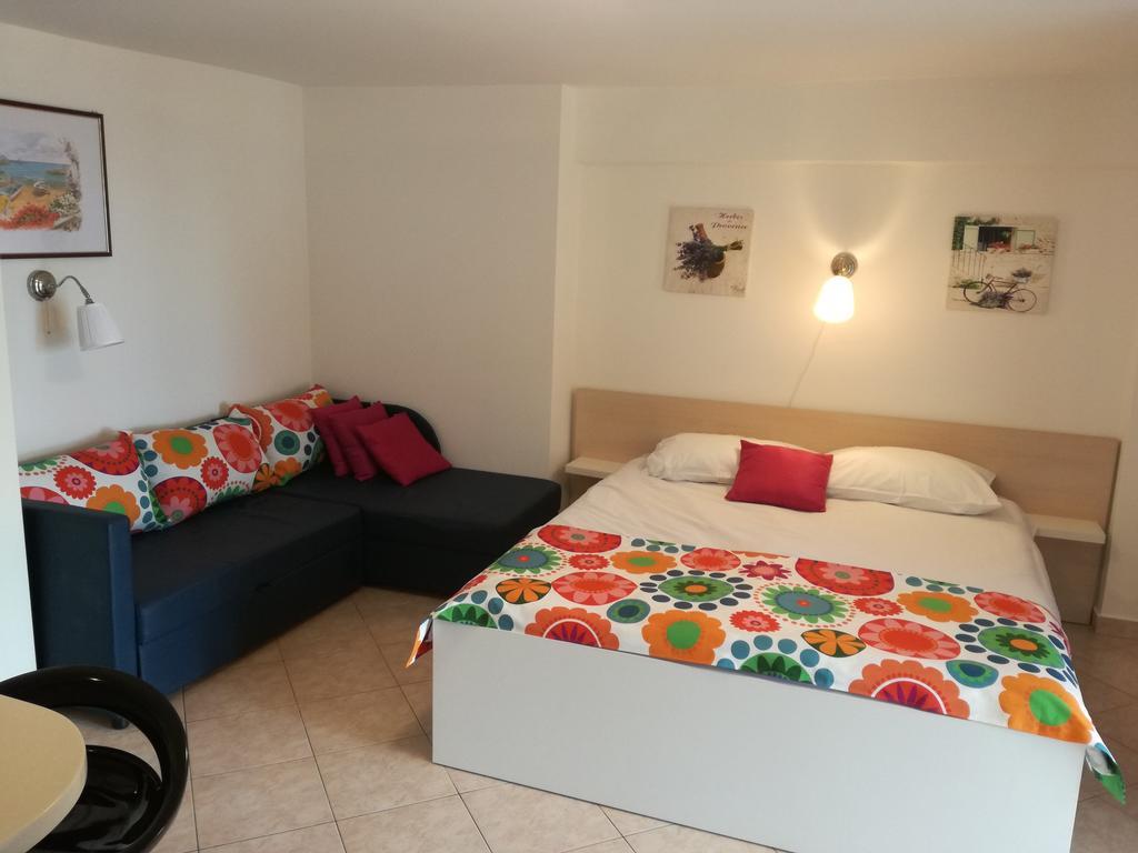 Guesthouse Villa Juric Crikvenica Esterno foto